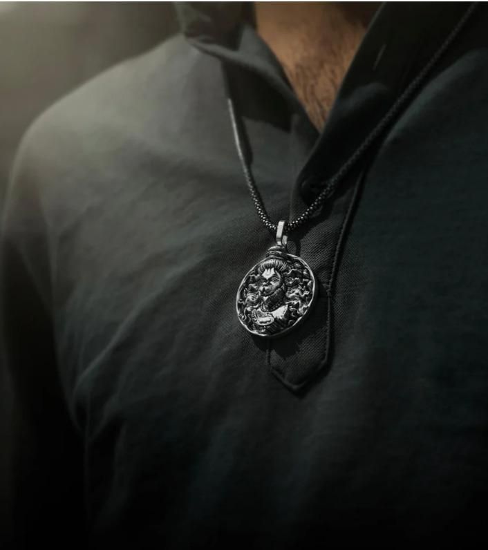 Sacred Hanuman Ji Pendant with Silver Chain – Divine Protection & Strength for Devotees