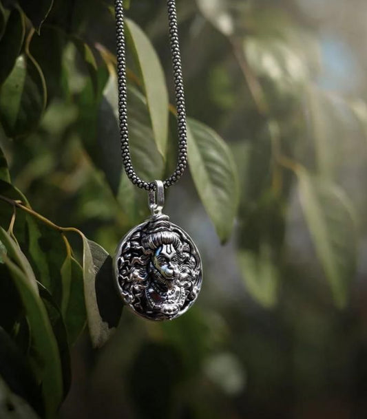 Sacred Hanuman Ji Pendant with Silver Chain – Divine Protection & Strength for Devotees